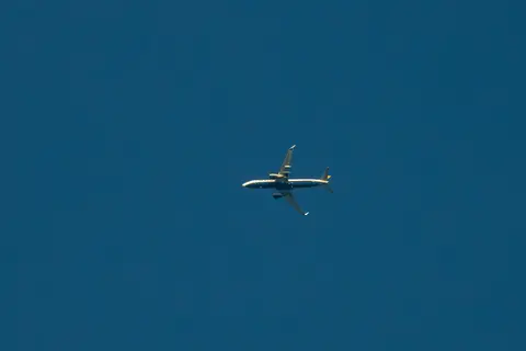 Boeing 737-800 (vermutlich)