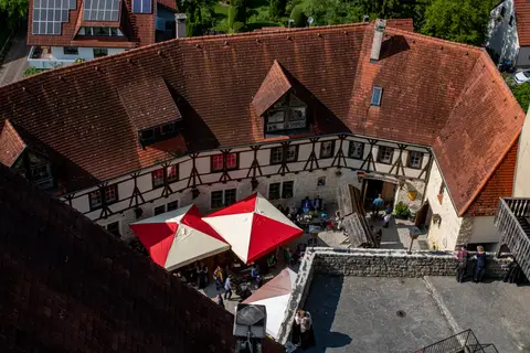 Burg Katzenstein – Innenhof