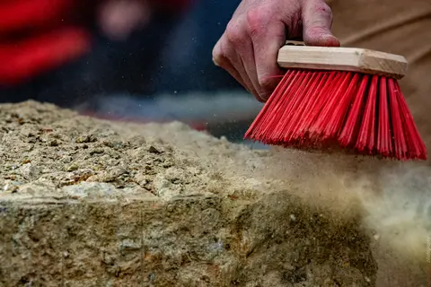 Steinmetz – Sandsteinoberfläche