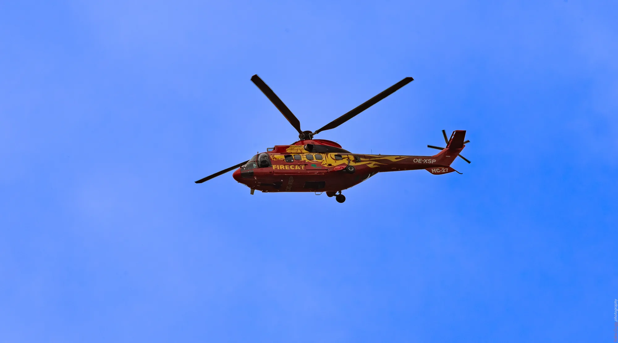 Heli Austria Firecat OE-XSP – schwerer Arbeitshubschrauber im Flug